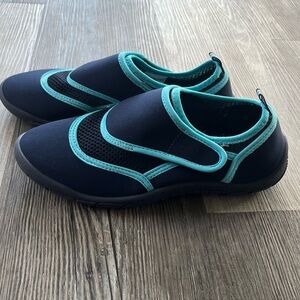 NEW! Children’s Place Kids Water Shoe